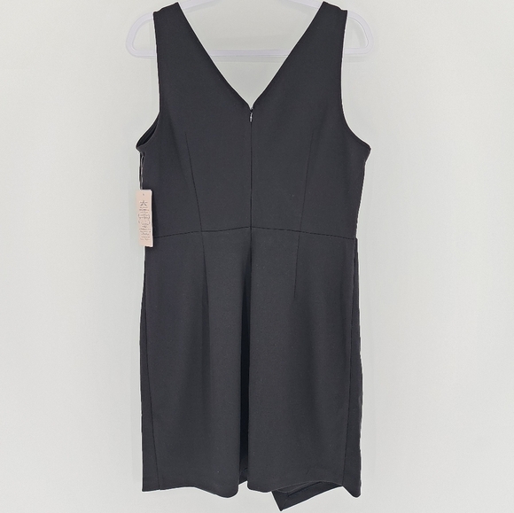 Nanette Lepore NWT Little Black Dress Back Zip V-Neck 12 - Picture 4 of 11